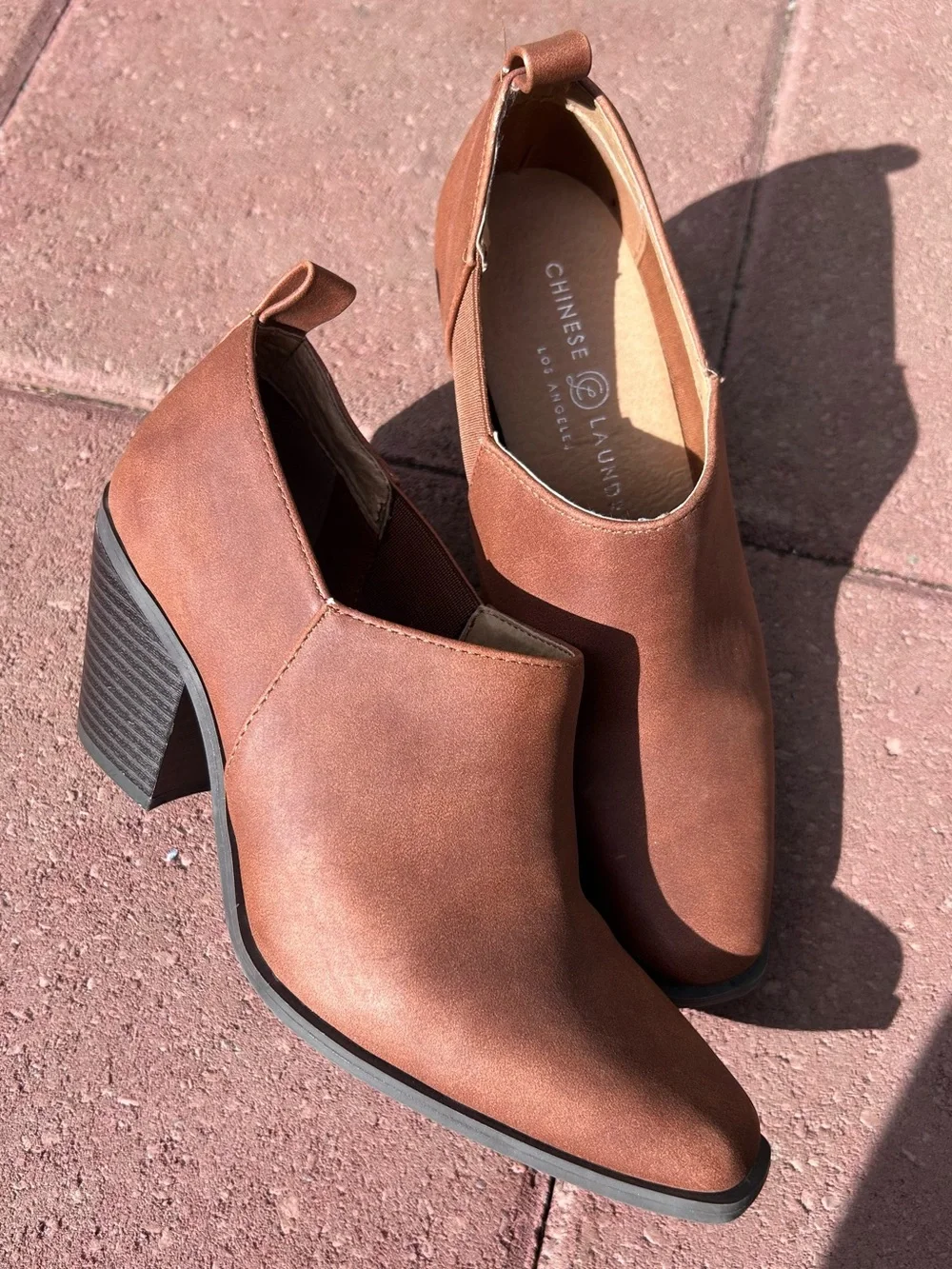 Chinese Laundry Women's Tan Leather Slip-on Shooties Size 6